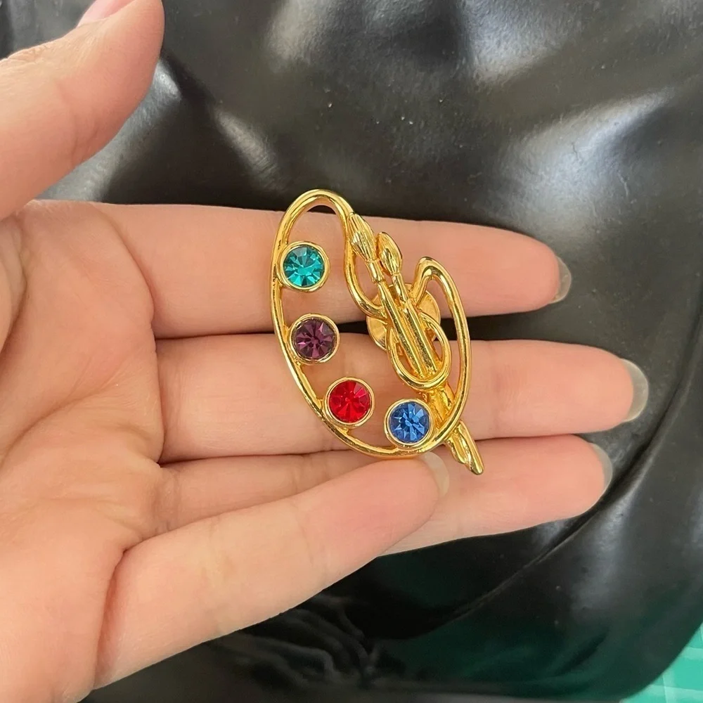 Vintage Avon Gold-Tone Artist Palette Pin Brooch With Colorful Rhinestones